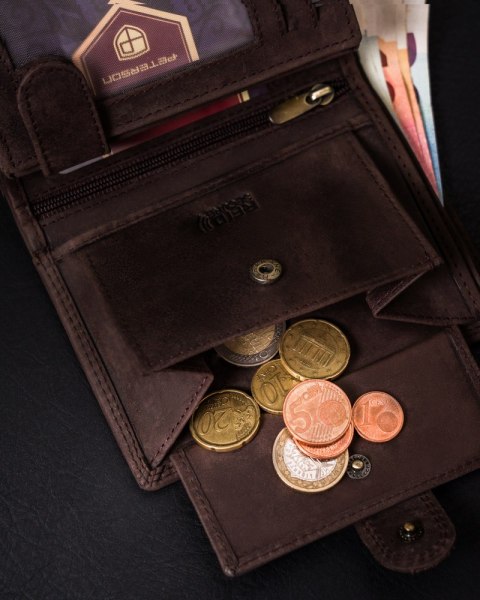 Nubukowy portfel męski z systemem RFID Protect - Peterson