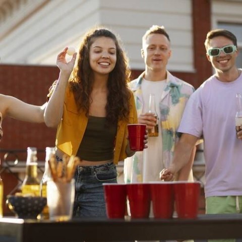 Gra Beer Pong, 50 kubeczków Gra Beer Pong, 50 kubeczków