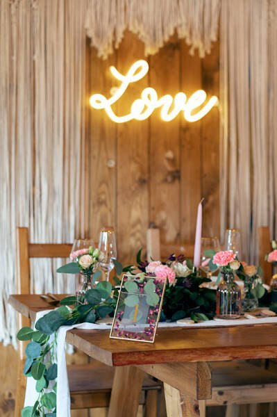 Neon LED - Love, biały, 61x27,4 cm Neon LED - Love, biały, 61x27,4 cm