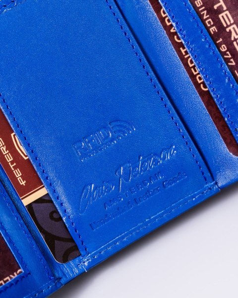 Mały, skórzany portfel damski z systemem RFID Protect - Peterson