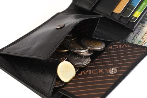 Skórzany portfel męski z ochroną kart RFID Protect - Rovicky Skórzany portfel męski z ochroną kart RFID Protect - Rovicky
